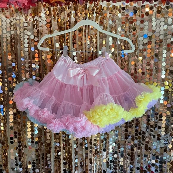 Bundle of 4 tulle ruffly skirts and one tiny ruffly tank top - Picture 4 of 16